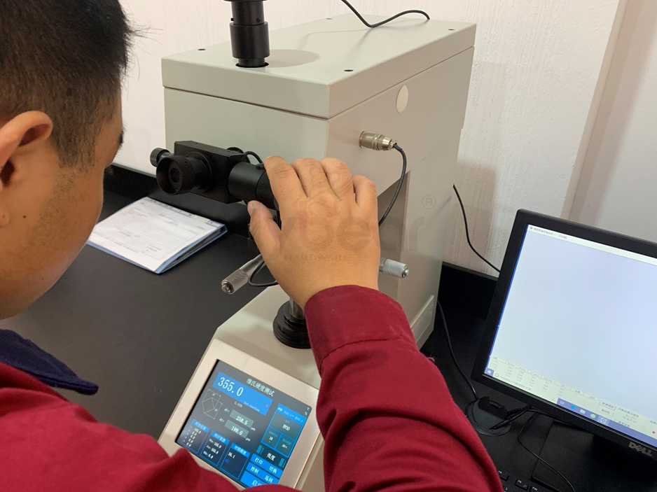 維氏硬度機(jī)